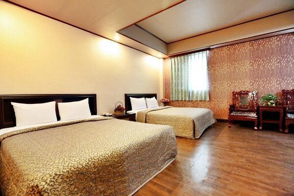 Hotel Lee-Chan Taipei Bagian luar foto