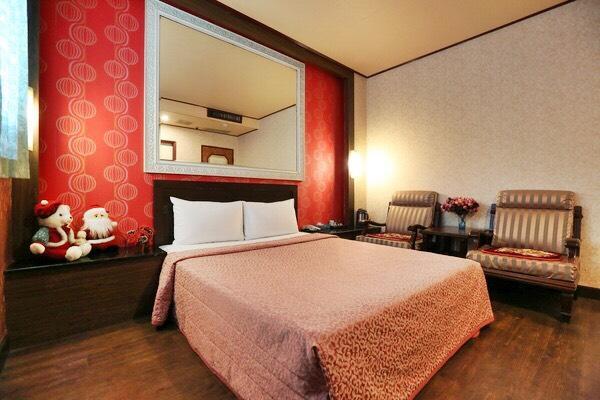 Hotel Lee-Chan Taipei Bagian luar foto