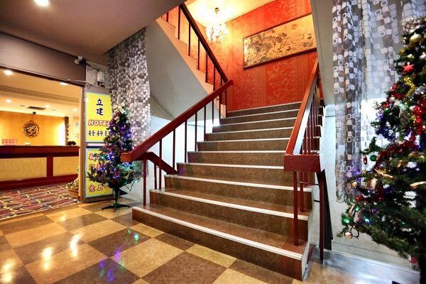 Hotel Lee-Chan Taipei Bagian luar foto
